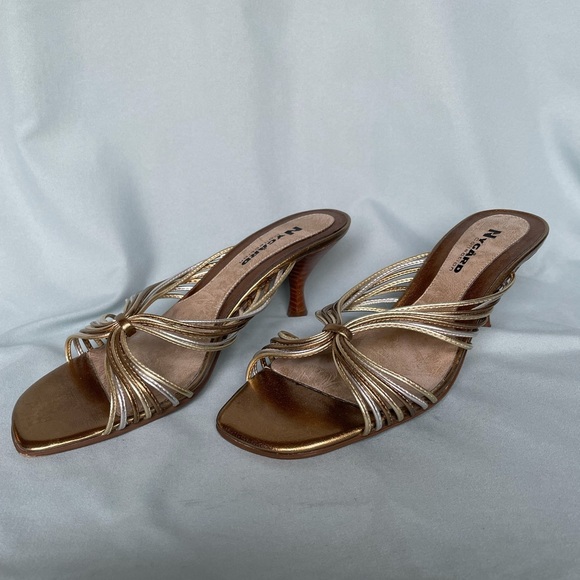 Brown Nygard Heels - Picture 1 of 3